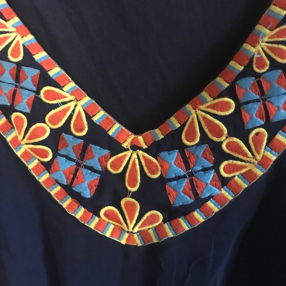 Myan Boutique Brand Cape Sleeved Mini - Picture 2 of 6